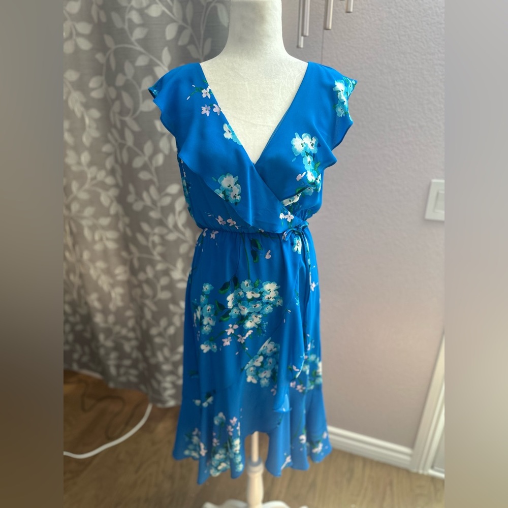 Blue floral wrap dress size xs socialite pink blue